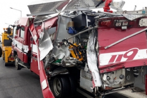 개 구하려다… 女소방관들 ‘어이없는 희생’