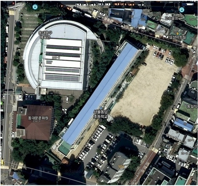동대문구 체육관과 이웃한 동답초등학교 모습.