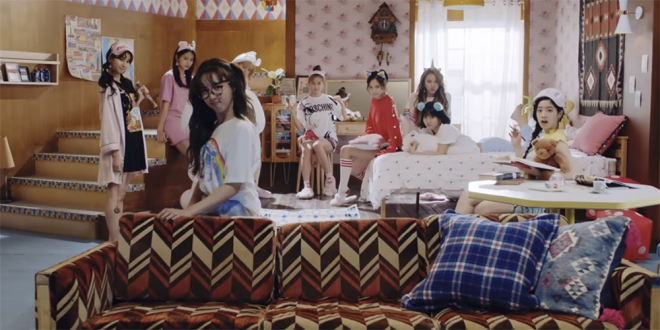 트와이스 ‘왓 이즈 러브’ 뮤직비디오 티저 캡처