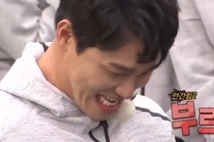 ‘런닝맨’ 김종국 VS 윤성빈, 허벅지 씨름 빅매치 “일그러진 표정”