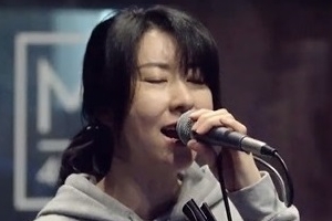 ‘비행소녀’ 김완선, 33년 만에 첫 공개되는 ‘섹시퀸’의 민낯