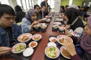 서울대 구내식당에 ‘할랄 음식’ 등장
