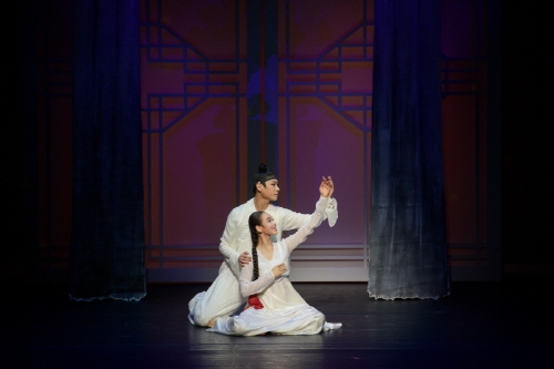 춤극 ‘죽음도 갈라놓지 못한 사랑’이 오는 4월 14일과 15일, 안동문화예술의전당 웅부홀에서 시즌 첫 공연의 막을 올린다.