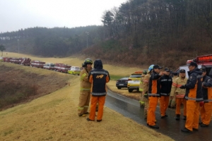 칠곡서 F-15K 전투기 추락…“짙은 안개로 조종사 2명 수색 난항”