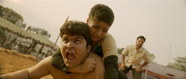 4월 말부터 5월 초 ‘당갈(사진)’ 등 전 연령대의 가족 관객들을 겨냥한 스포츠 소재 영화들이 잇따라 스크린에 내걸린다. 미로스페이스 제공