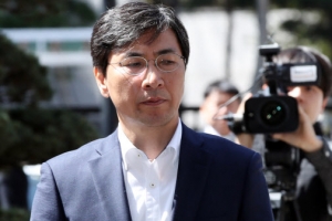 안희정 다음주 초 불구속 기소될 듯