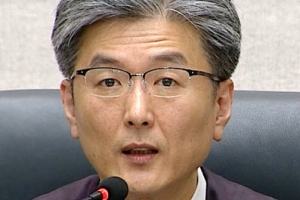 102분 걸린 초유의 1심 생중계… 朴, 끝내 나타나지 않았다