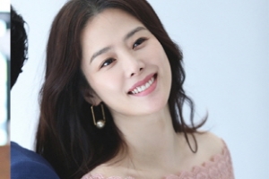 ‘우리가 만난 기적’ 김현주, 드라마 촬영 현장 사진  ‘원조 미소천사’