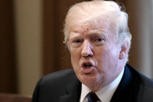 미국, 시리아 화학무기시설 등 정밀타격…“英·佛과 합동작전”