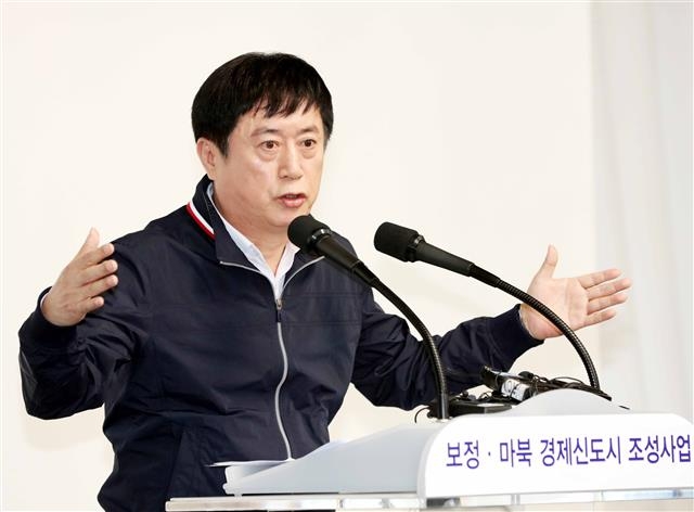 정찬민 용인시장이 9일 기자회견을 열어 보정·마북 경제신도시 조성 계획을 밝히고 있다. 용인시 제공
