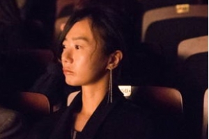 배두나, 어머니 김화영 연극 ‘특별한 저녁식사’ 응원 “붕어빵 모녀”