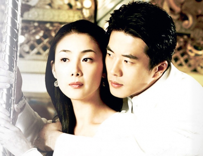 2003년 방영된 SBS드라마 ‘천국의 계단’ 최지우(왼쪽)와 권상우가 주연한 이 드라마는 북한에서 큰 인기를 누린 것으로 전해졌다.  SBS 홈페이지
