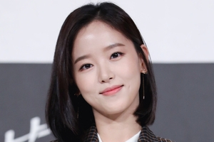 강한나, 왕대륙 열애설 후 연락두절...판타지오 측 “계약 위반, 법적 대응할 것”