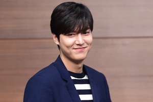 이민호, 기초군사훈련 수료식 참석..13일 강남구청 복귀