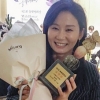 배우 김선영, 들꽃영화상 조연상 수상...생애 첫 수상 “정말 기분 좋아”