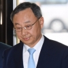 [서울포토] ‘정치자금법 위반’ 황창규 KT 회장, 경찰 출석