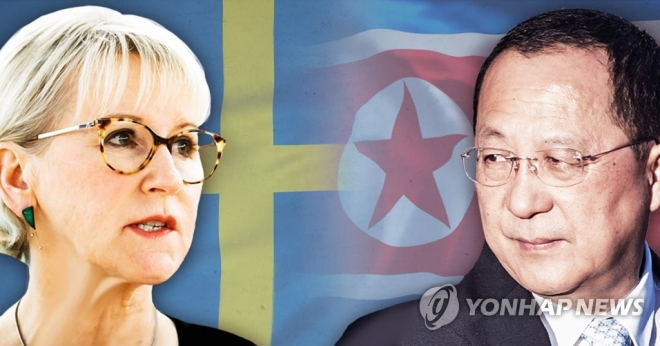 북한 리용호(왼쪽)외무상과 스웨덴 마르고트 발스트룀 외교부장 회담. 연합뉴스
