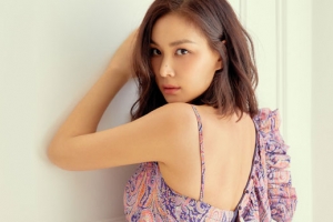 고소영, ‘아찔 옆트임’ 화보 속 봄의 여신