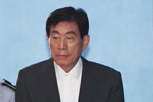 원세훈 ‘국정원 댓글’ 징역 4년 확정