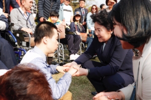 김정숙 여사 “장애인이 행복한 나라가 나라다운 나라”