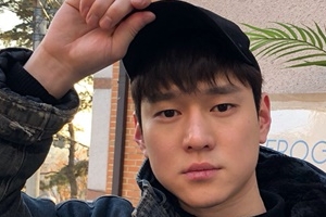 고경표 입대 앞두고 SNS에 올린 무표정 사진 “안녕..”