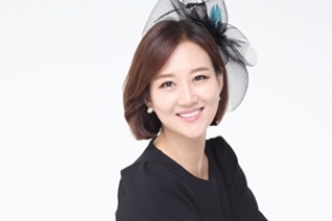 장윤정 기부, 경로당에 안마의자 20석 쾌척 “전국 릴레이 프로젝트”