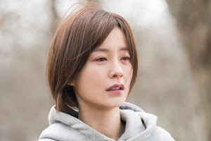 ‘라이브’ 정유미, 스틸만 봐도 가슴 먹먹 ‘눈물 열연’ 무슨 일이?