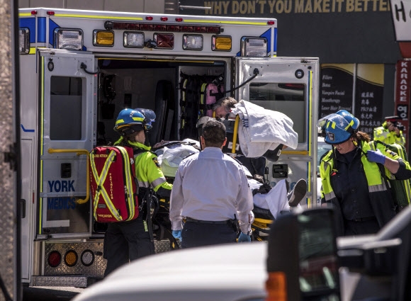 캐나다 토론토 차량돌진 부상자