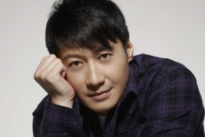 여명, 53세에 아빠 됐다...“비서 출신 19세 연하 여자친구, 딸 출산”