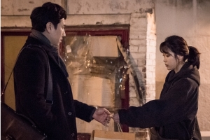 ‘나의 아저씨’ 이지은-이선균, 경계 없는 인간적 연대 “행복하자”