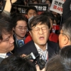 TV조선 압수수색 무산···경찰, 기자들 반발에 철수