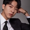 씨엔블루 이정신, 극성팬에 고통 “굳이 그렇게 해야하나”...과거 워너원도 피해