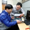 정보 취약층엔 PC를… 중장년층엔 일자리를