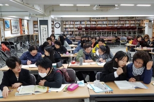 팔순 만학도 “손녀 같은 멘토에 배워 성적 올랐어요”