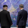 [서울포토] 금강산 그림 바라보는 남북정상