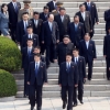 北 974·호위사령부 ‘밀착 경호’… 12명 金 벤츠 에워싸고 뛰기도