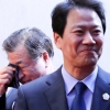 [서울포토] ‘판문점 선언’후 감격의 눈물 흘리는 서훈 국정원장