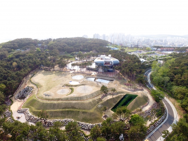 30일 준공식을 갖고 시범운영에 들어간 울산 어린이 테마파크 ‘대왕별 아이누리’. 