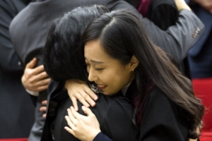 [포토] ‘우리딸 고생 많았어’… 신임검사 임관식