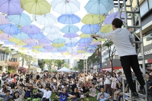 연세로 차 없는 거리, 금요일에도 만나요