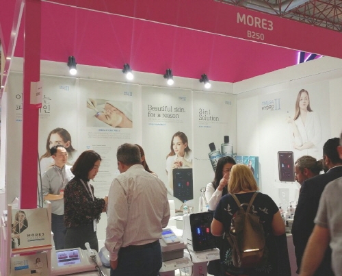 메디컬 스킨케어 토탈 서비스 기업 ‘모어쓰리(MORE3)’의 하이드로 다이아몬드필이 이스탄불 유라시아 미용 박람회 ‘Beauty Urasia’에 소개돼 관계자들의 관심을 얻었다.