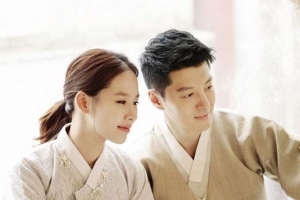 조윤희♥이동건, 딸과 행복한 모습 ‘선한 미소’