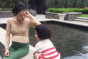 하시시박 봉태규, 아들과 함께 행복 일상 ‘청순+우아한 D라인’