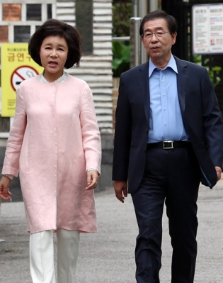[포토] 박원순 시장, 강난희 여사와 함께
