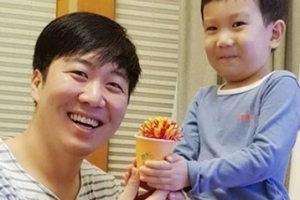 ‘장윤정 남편♥’ 도경완, 5살 아들 연우 사진 공개 ‘Ctrl+C, Ctrl+V’