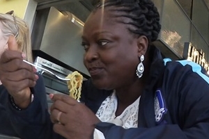 ‘뭉쳐야 뜬다’ 샘오취리 母 ‘밥 잘 먹는 가나 누나’ 등극