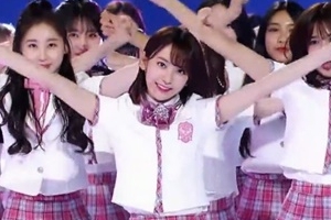 ‘프로듀스48’ 96명 연습생 무대 최초 공개 ‘내꺼야’ 센터는 누구?