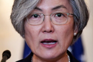 강경화·폼페이오 “한반도 CVID 양국 목표…주한미군, 북이 결정할 일 아냐”