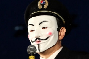 대한항공 총수일가 퇴진 집회에 ‘땅콩 박’ 등장