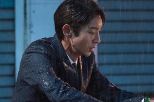 ‘무법변호사’ 이준기, 눈물의 각성 ‘장대비 속 폭풍 오열’